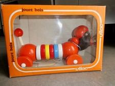 CHIEN TECKEL EN BOIS À TIRER