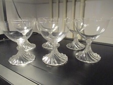 LALIQUE RAMBOUILLET 6 verres à vin hauteur 10.8 cm diamètre 9 cm signé Lalique