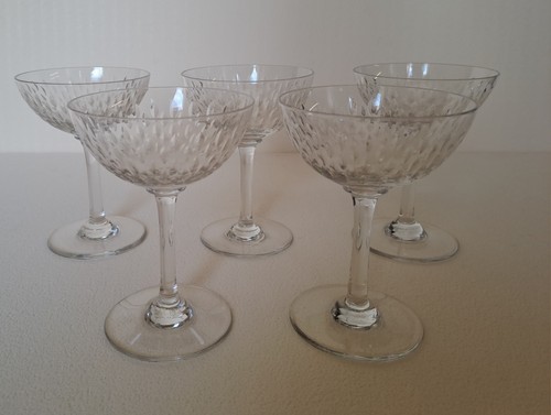Coupes champagne en - À,