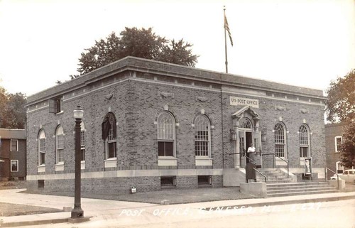 Geneseo illinois post office - post,