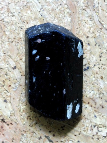 Tourmaline noire terminée - noire,