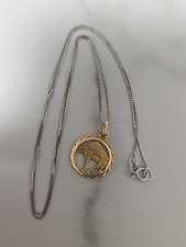 Chaîne Et Pendentif En Or 18k