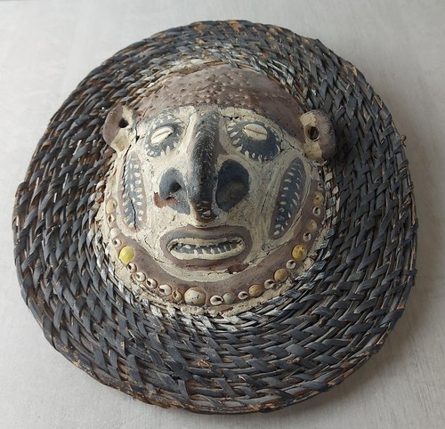 Très ancien masque papouasie - très,