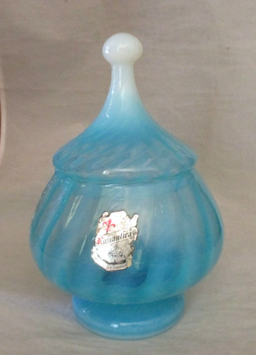 Bonbonnière opaline bleue