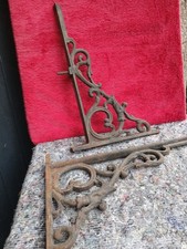 Paire De Petites Potences En Fonte