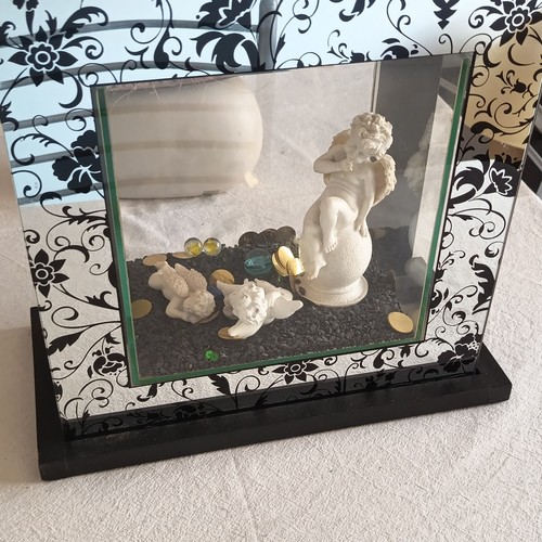 Cadre vitrine décoratif - , en