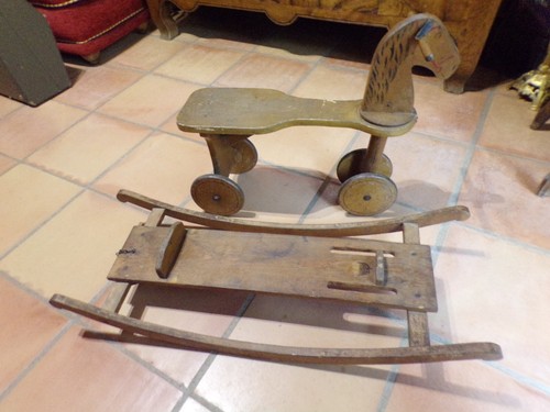 Ancien cheval bascule - à, en