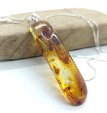 Pendentif ambre massif longue