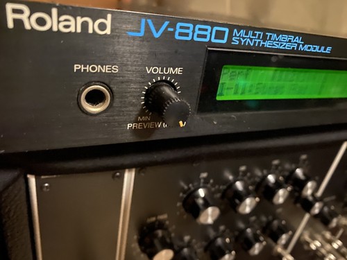 Roland 880 multi timbre - jv-880,