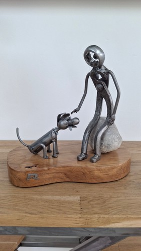 Sculpture œuvre chien avec - Œuvre,