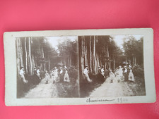 Photo Chemineau Marche dans la forêt en tenue Gertrude Maguin Lacroix...  R2-223