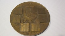 TRES  BELLE GROSSE  MEDAILLE CALENDRIER 1980 MUSEE DE BAVIERE MUNICH EN BRONZE