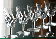 SAINT-LOUIS — Suite de 7 Verres à eau en cristal taillé, modèle "Bidassoa", 14cm