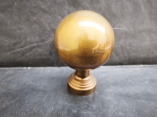 Boule escalier ancienne laiton