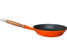 LE CREUSET Pôle Sauteuse  N28 Fonte  Email Orange et Manche Bois Valeur 275€