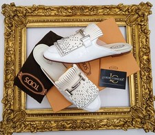 Tod's Chaussures Slipper Sabot Loafer Avec Franges En Cuir Verni Blanc Avec Logo