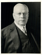 George M. Reynolds, banquier