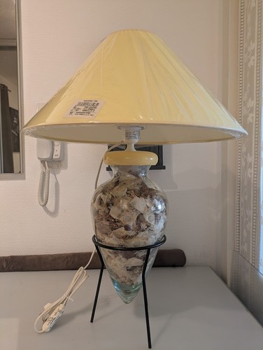 Lampe amphore décorative - , sur
