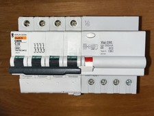 DISJONCTEUR DIFFERENTIEL 4POLE TETRA 32A 300mA A, SIE MERLIN GERIN 32AMPERE 10KA