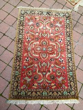 Ancien tapis en soie  signé fait main