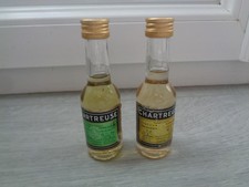LOT DE 2 MIGNONETTES MINI BOUTEILLE CHARTREUSE VERTE ET JAUNE 3 CL NON OUVERTE