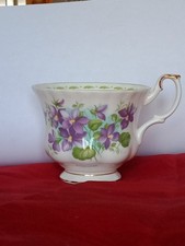 Tasse en porcelaine anglaise