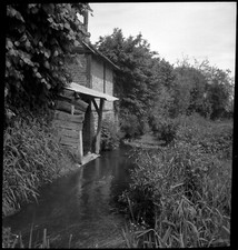Paysage rural lavoir rivière