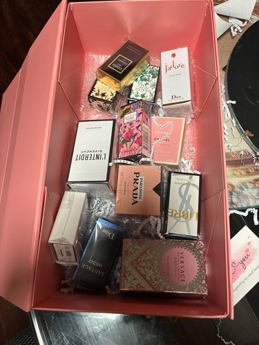 Chanel dior gucci givenchy - chanel,