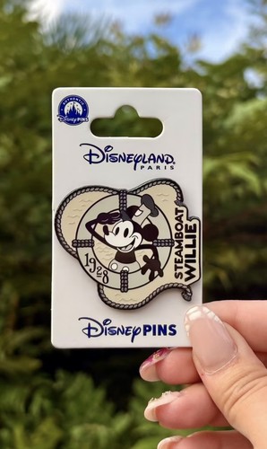 Pin mickey steamboat willie - pin's,
