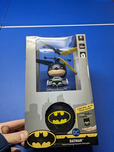 Batman flying figure motion - batman,