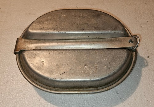 Gamelle réglementaire