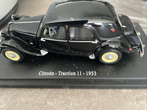 Voiture citroen traction 11 - -,