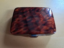 Poudrier en écaille