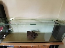 Aquarium 600L + accessoires en excellent état 