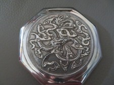 poudrier ou boite en argent massif à décor de dragon (132 gr)