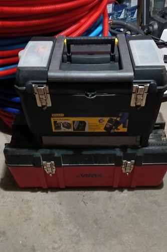 2caisse pleines outils - 2caisse,
