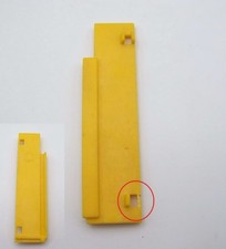 PLAYMOBIL (B3368) WESTERN - Charnière Jaune Gauche Saloon 3425 3461 3426 cassée