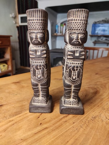 Lot deux statuettes - de,