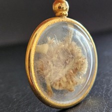 Ancien pendentif reliquaire