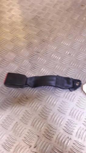 Attache ceinture arriere