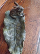 Bronze De Vienne Lapin sur une feuille