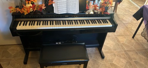 Yamaha clp825 clavinova 88 - yamaha,
