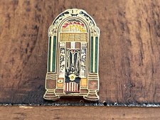 PINS PIN ENAMEL WURLITZER JUKE BOX   VERSION DORE EGF