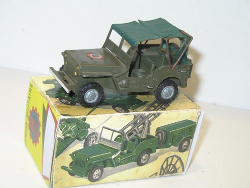 Jeep bachée militaire - militaire, en