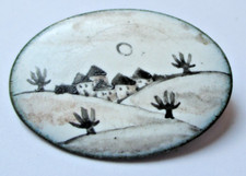 Ancienne Broche Emaux d'art campagne vallonée unique bijou vintage 3098