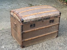 Ancienne malle, coffre en bois