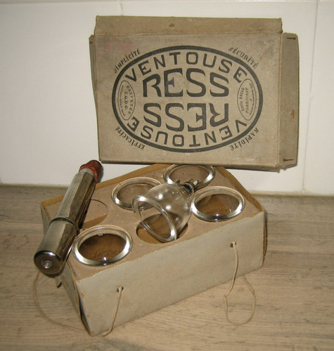 Ancienne boite ventouse - de,