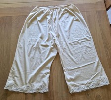 Jupon en dentelle avec jambes comme un panty - Taille 46/48