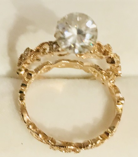23ct round moissanite - round,