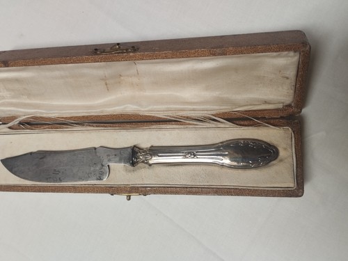 Couteau fromage en argent - couteau,